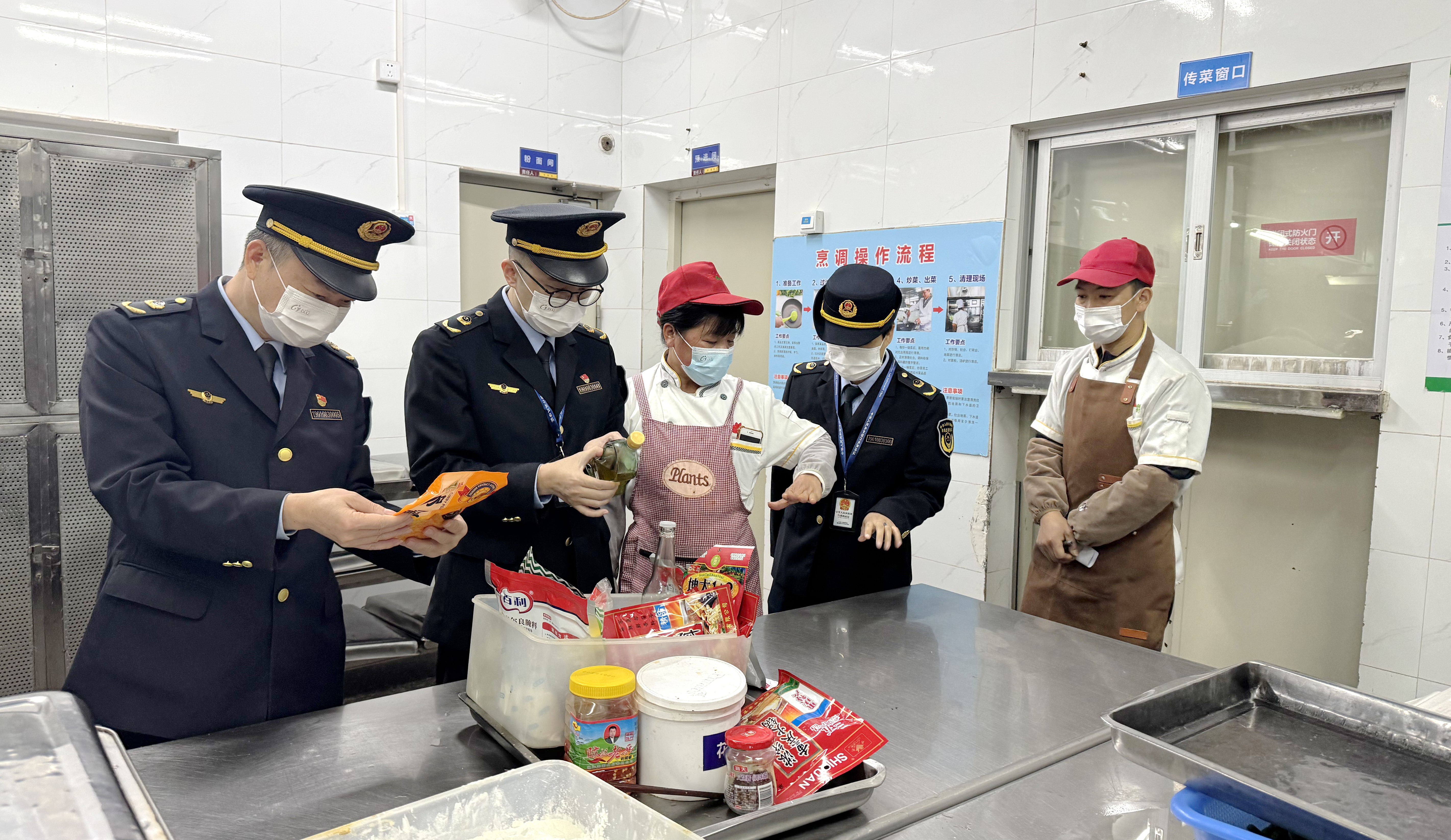 广州市场监管部门统一行动，全面守护师生“舌尖上的安全”